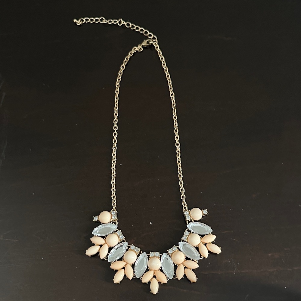 Elegant Gold and Cream Necklace